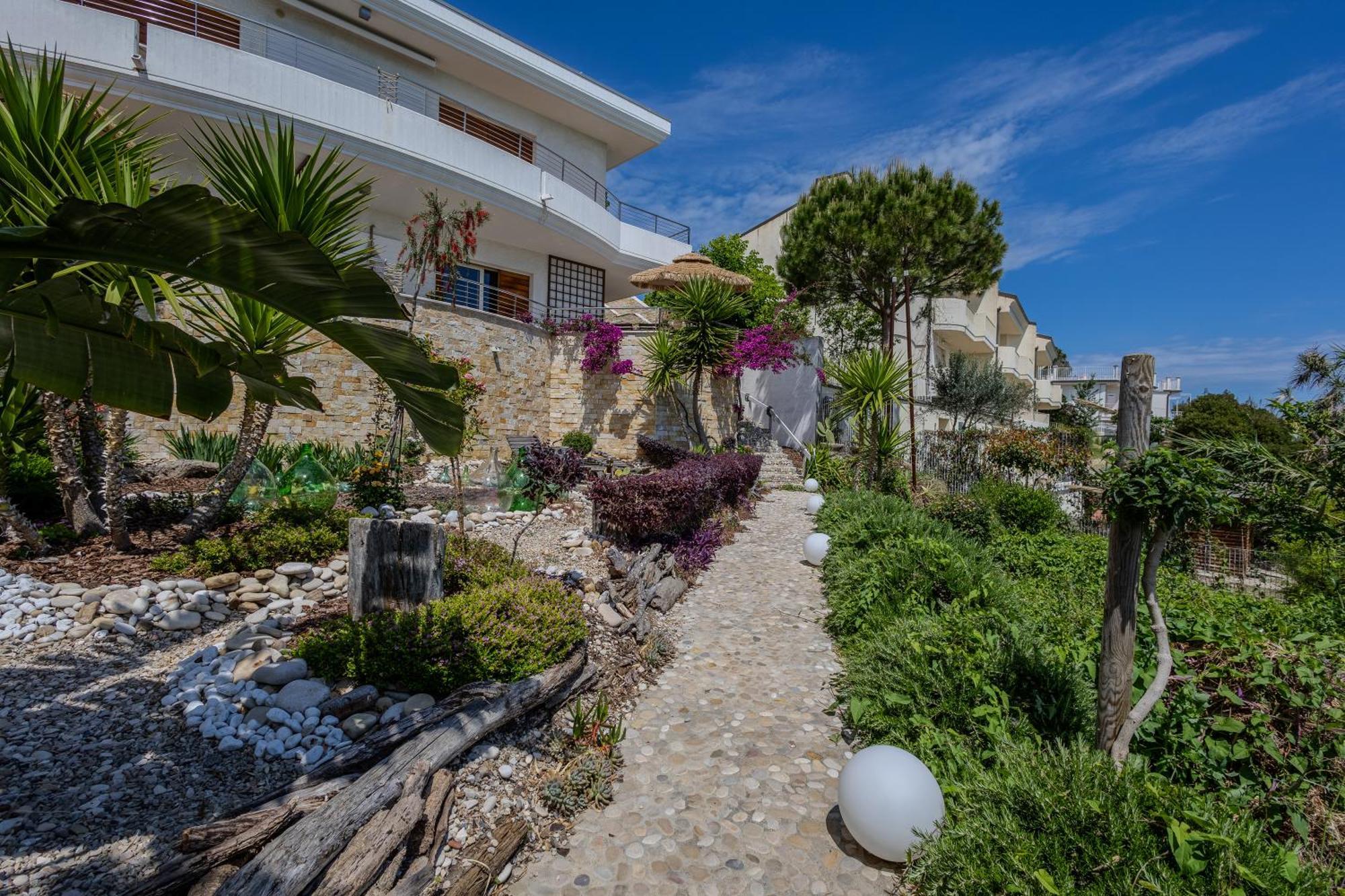 Residenze Longhi Bed & Breakfast Vasto Luaran gambar